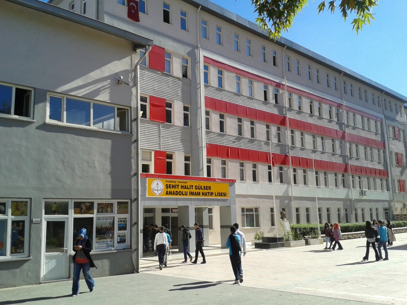 Şehit Halit Gülser Anadolu İmam Hatip Lisesi
